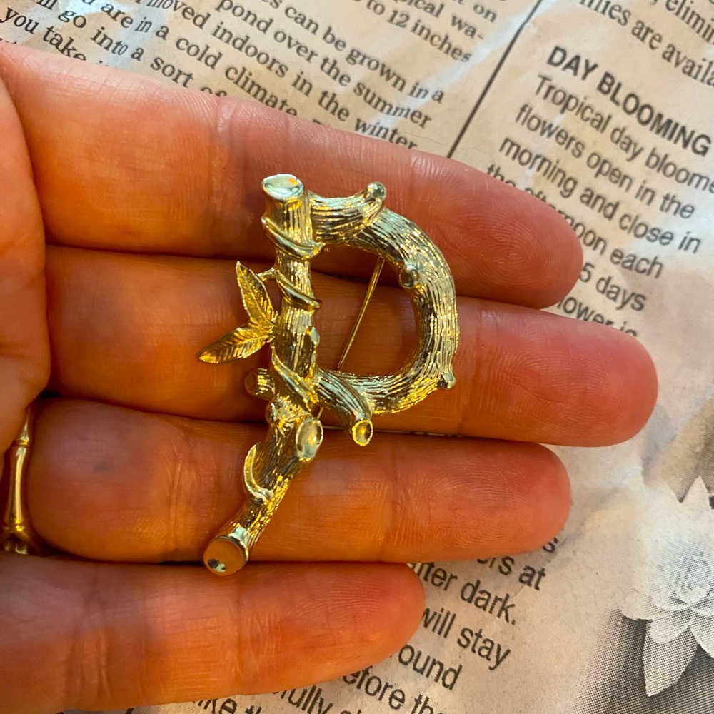 Vintage Sarah Cov Pin “P” Gold Tone Bamboo